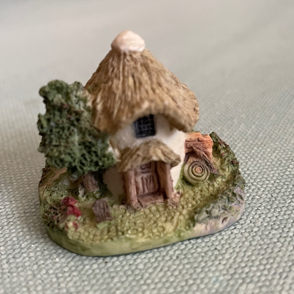 Vintage The Old Cottage Collection by EPL Miniature Cottage House